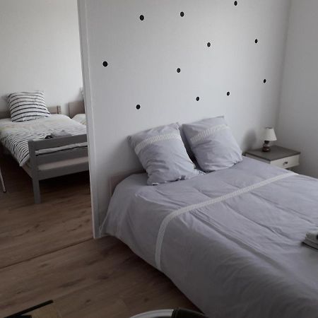 Hotel Le Corto Savigny-Lévescault Esterno foto