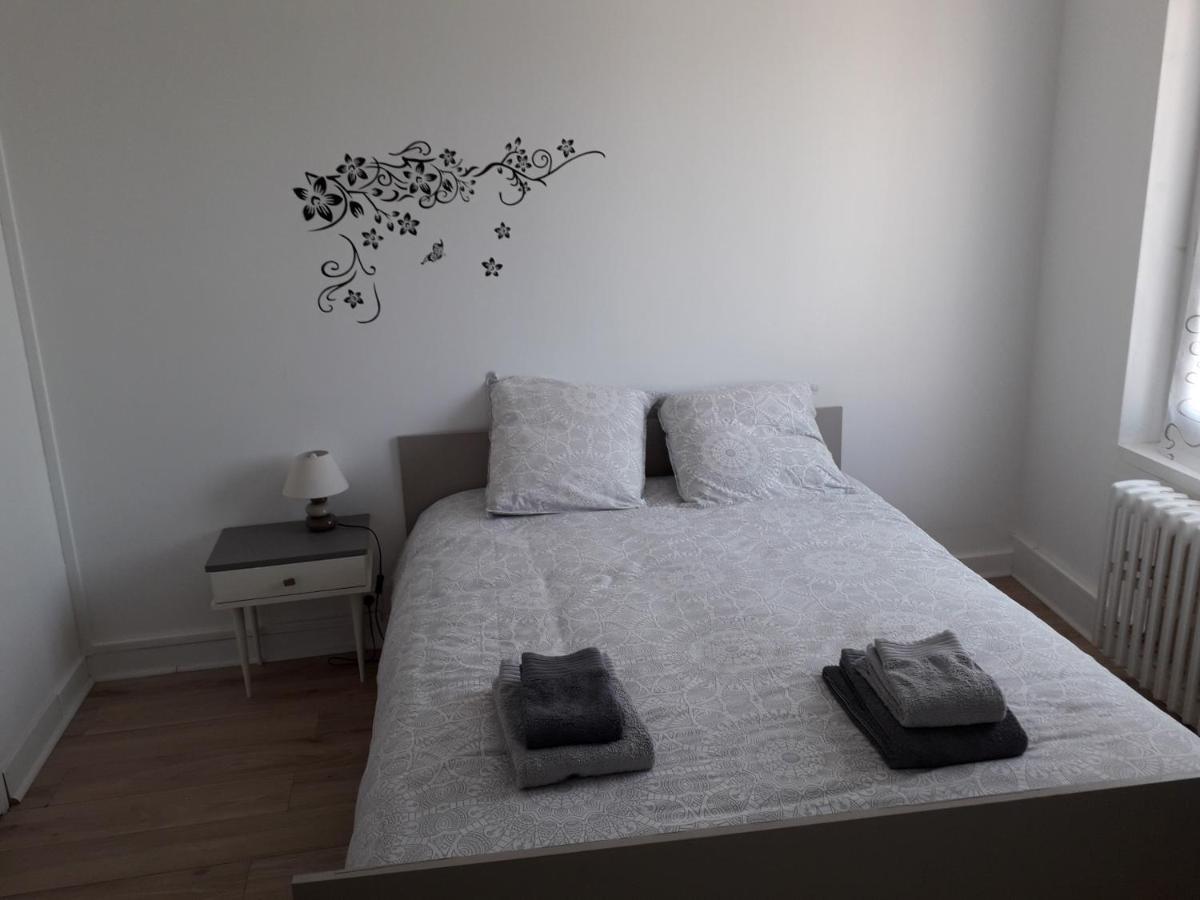 Hotel Le Corto Savigny-Lévescault Esterno foto
